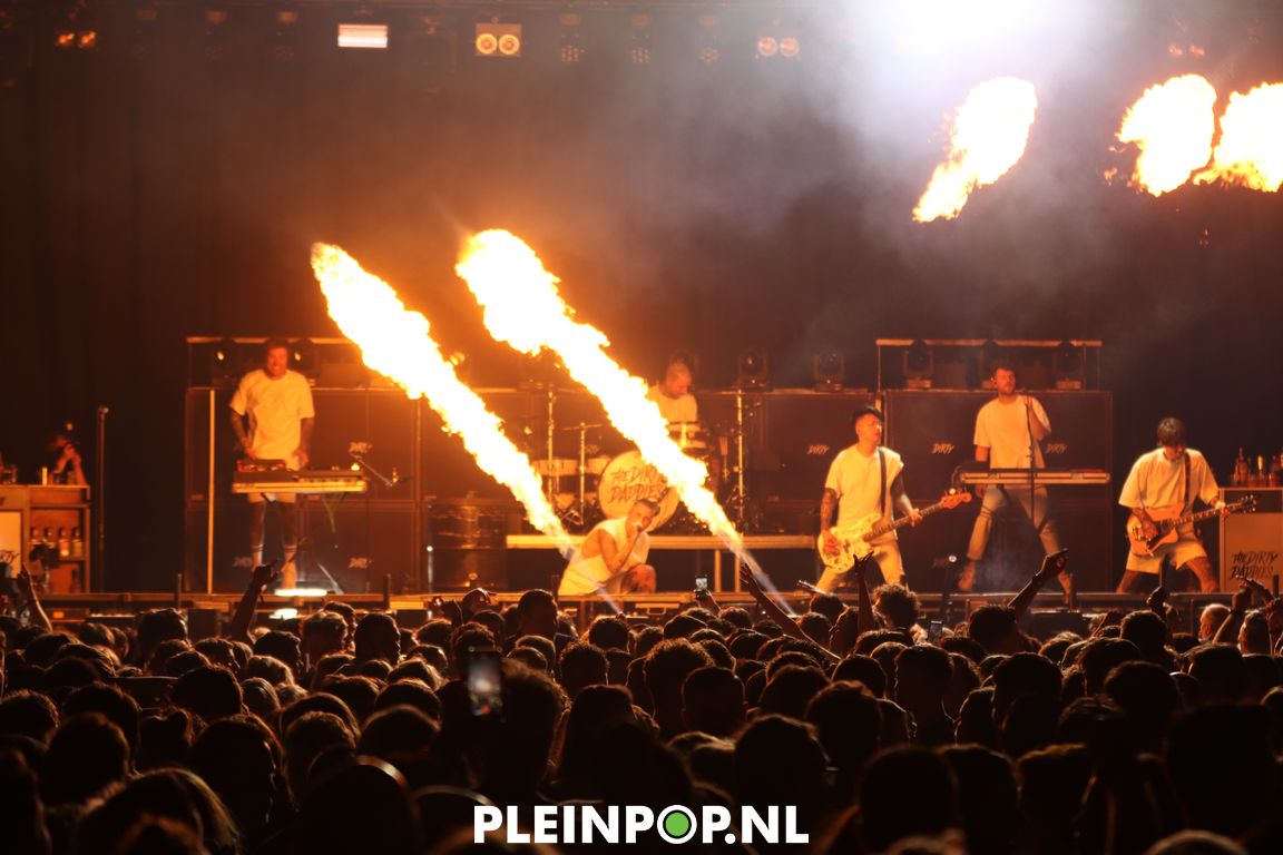 THE DIRTY DADDIES     (86)